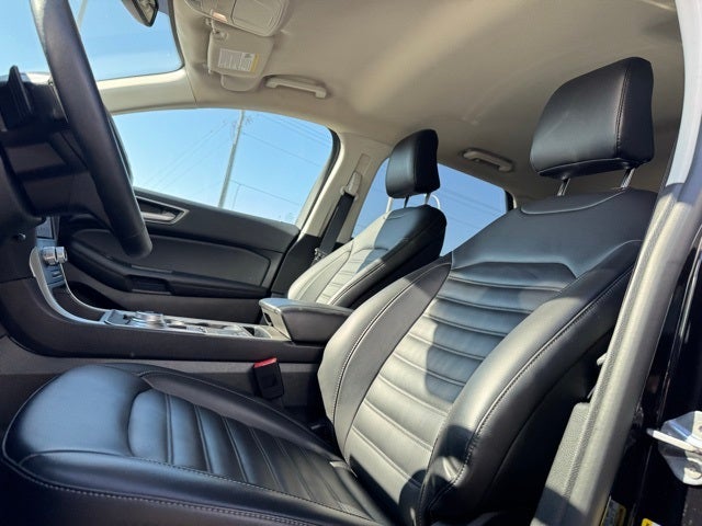 2024 Ford Edge SEL w/ Heated Steering Wheel + Trailer Tow Package