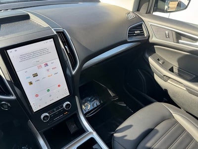 2024 Ford Edge SEL w/ Heated Steering Wheel + Trailer Tow Package