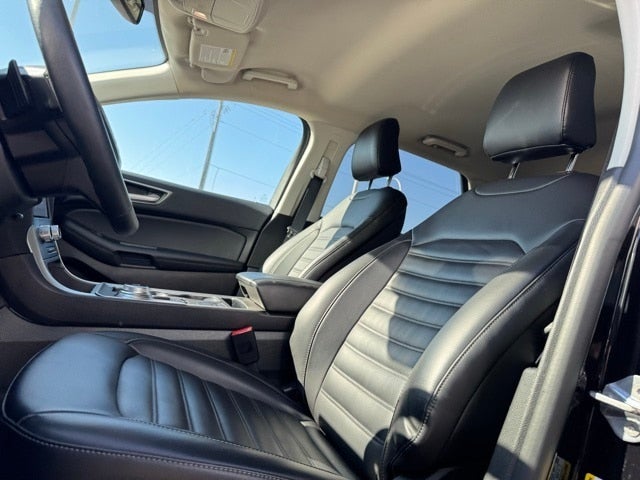 2024 Ford Edge SEL w/ Heated Steering Wheel + Trailer Tow Package