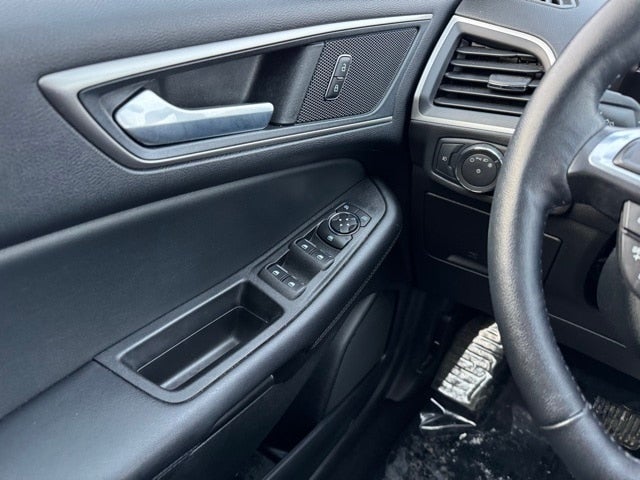 2022 Ford Edge SEL w/ Heated Steering Wheel + Power Liftgate