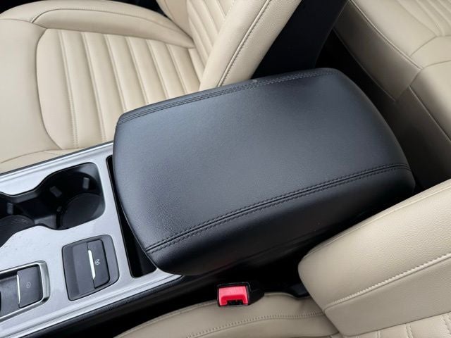 2023 Ford Edge SEL w/ Twin Panel Moonroof + Trailer Tow Package