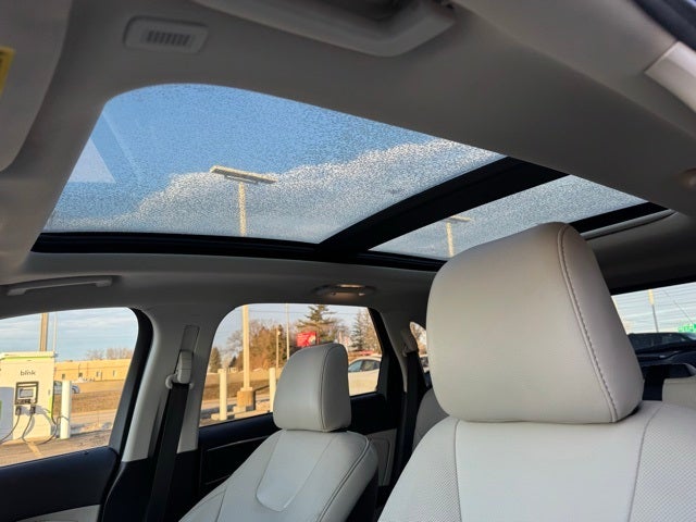 2021 Ford Edge Titanium w/ Panoramic Moonroof + Trailer Tow Package