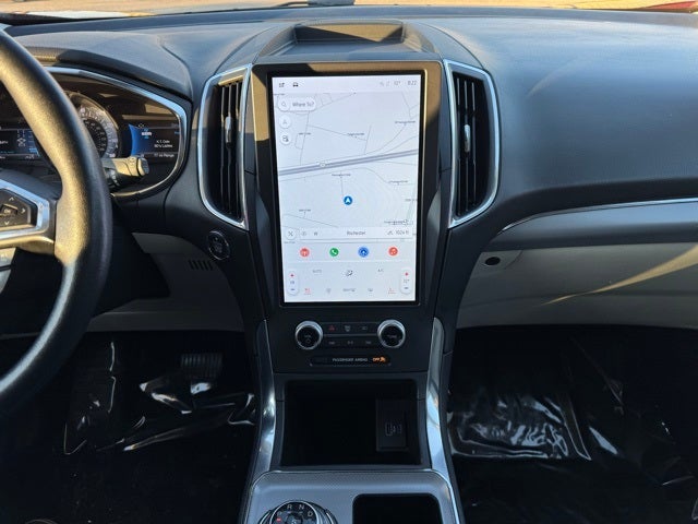 2021 Ford Edge Titanium w/ Panoramic Moonroof + Trailer Tow Package