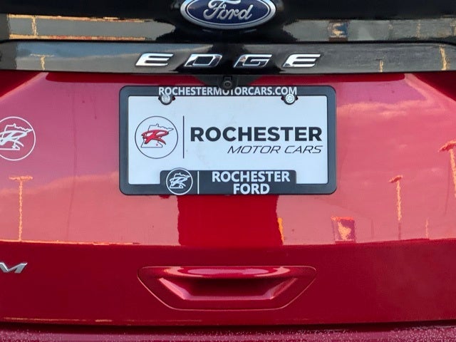 2021 Ford Edge Titanium w/ Panoramic Moonroof + Trailer Tow Package