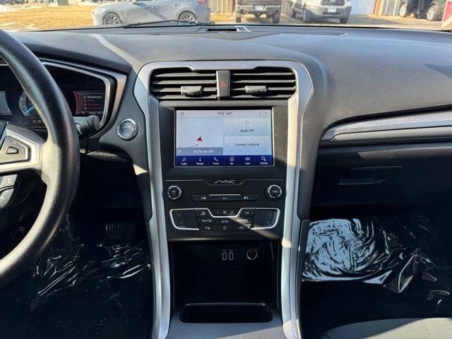 2020 Ford Fusion Hybrid SE w/ Navigation + Remote Start via Ford App