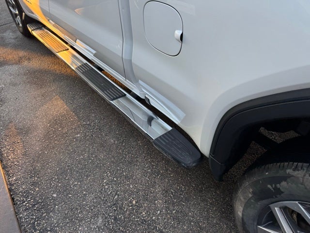 2023 GMC Sierra 1500 SLT w/ Power Moonroof + Adaptive Cruise