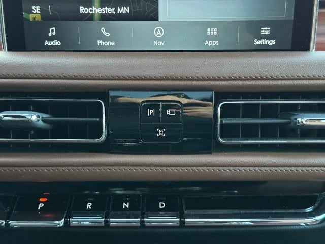 2022 Lincoln Aviator Reserve w/ Heated Steering Wheel + Trailer Tow Package