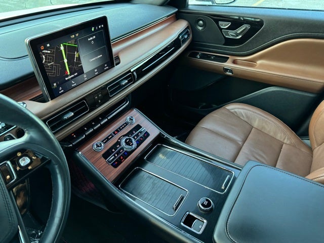 2022 Lincoln Aviator Reserve w/ Heated Steering Wheel + Trailer Tow Package