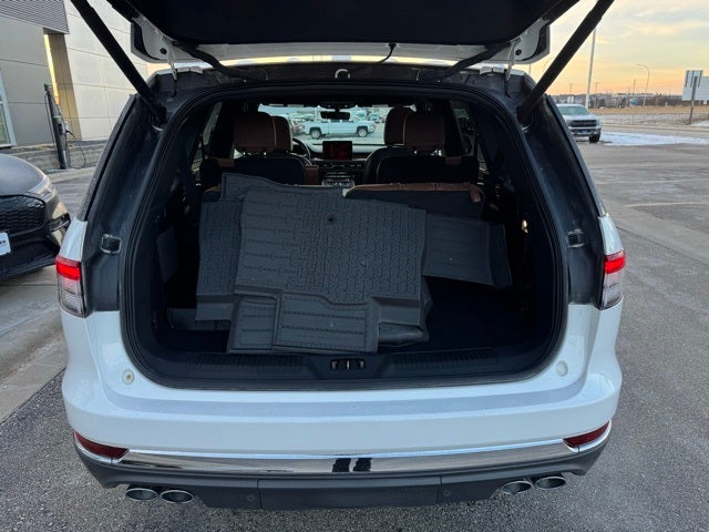 2022 Lincoln Aviator Reserve w/ Heated Steering Wheel + Trailer Tow Package