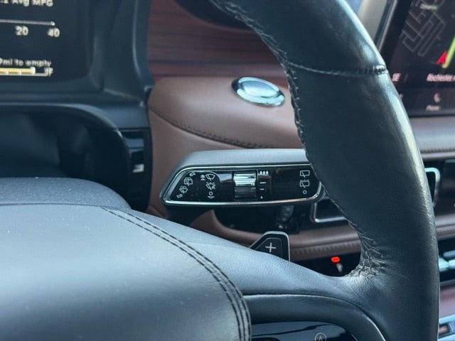 2022 Lincoln Aviator Reserve w/ Heated Steering Wheel + Trailer Tow Package