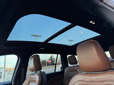2022 Lincoln Aviator Reserve w/ Heated Steering Wheel + Trailer Tow Package