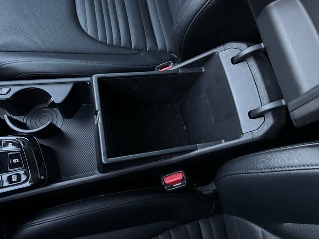 2024 Kia Sportage SX-Prestige w/ Power Moonroof + Heated Steering Wheel