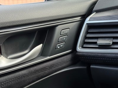 2018 Honda Clarity Plug-In Hybrid Touring w/ Navigation + Adaptive Cruise