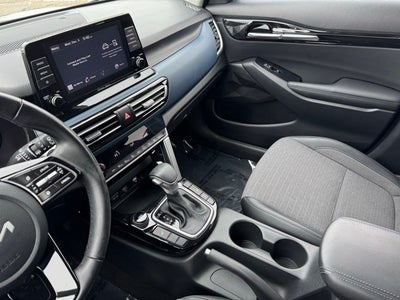 2023 Kia Seltos S w/ Intelligent Access + Remote Start