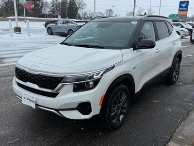2023 Kia Seltos S w/ Intelligent Access + Remote Start