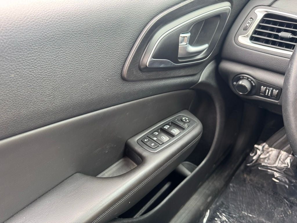 2017 Chrysler 200 Limited