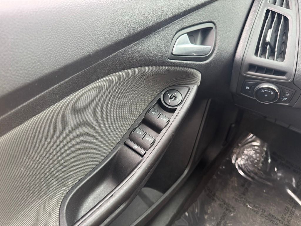 2014 Ford Focus SE unknown miles