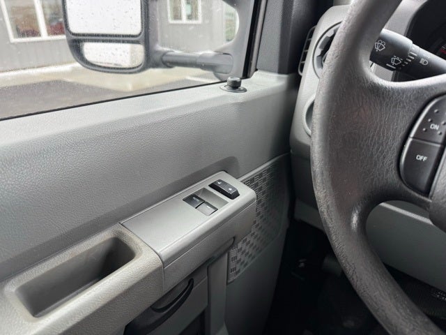 2017 Ford E-350SD Base Cutaway