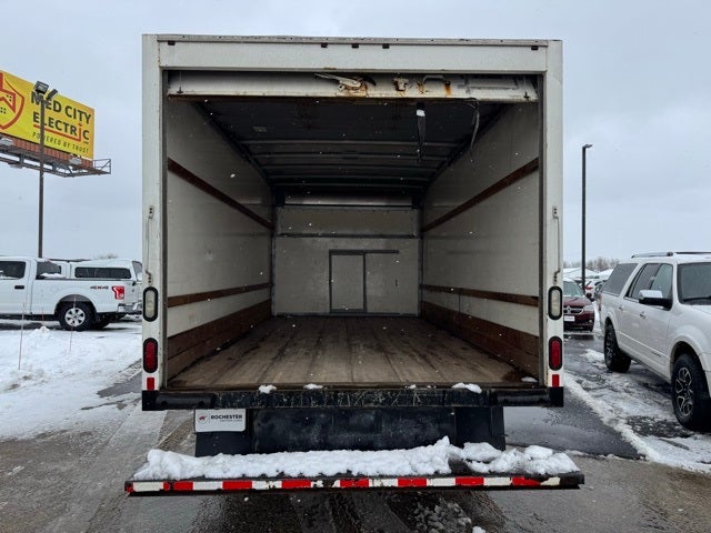 2017 Ford E-350SD Base Cutaway