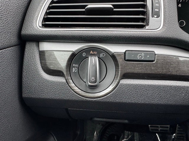 2017 Volkswagen Passat 1.8T SE w/Technology