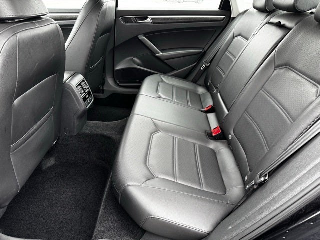 2017 Volkswagen Passat 1.8T SE w/Technology