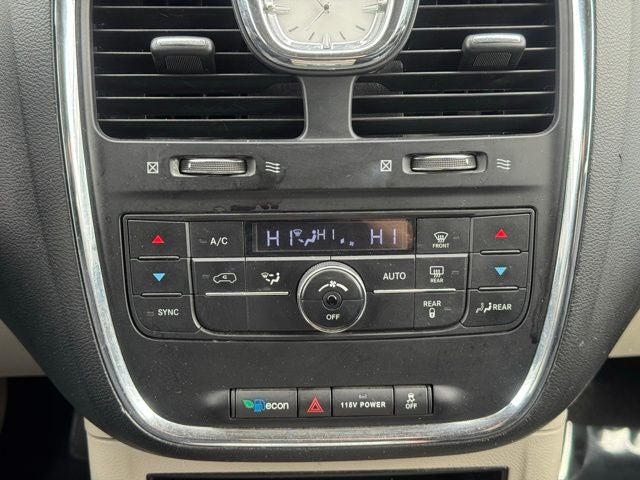 2015 Chrysler Town & Country Touring