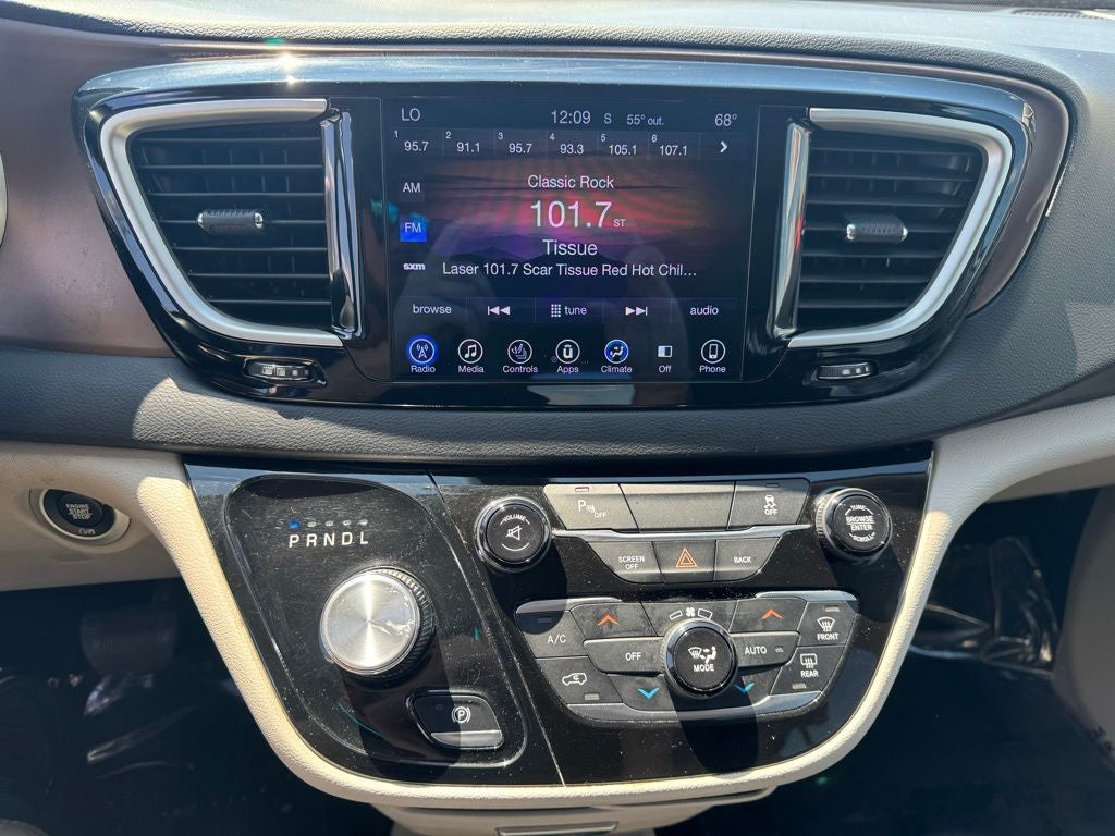2017 Chrysler Pacifica Touring L