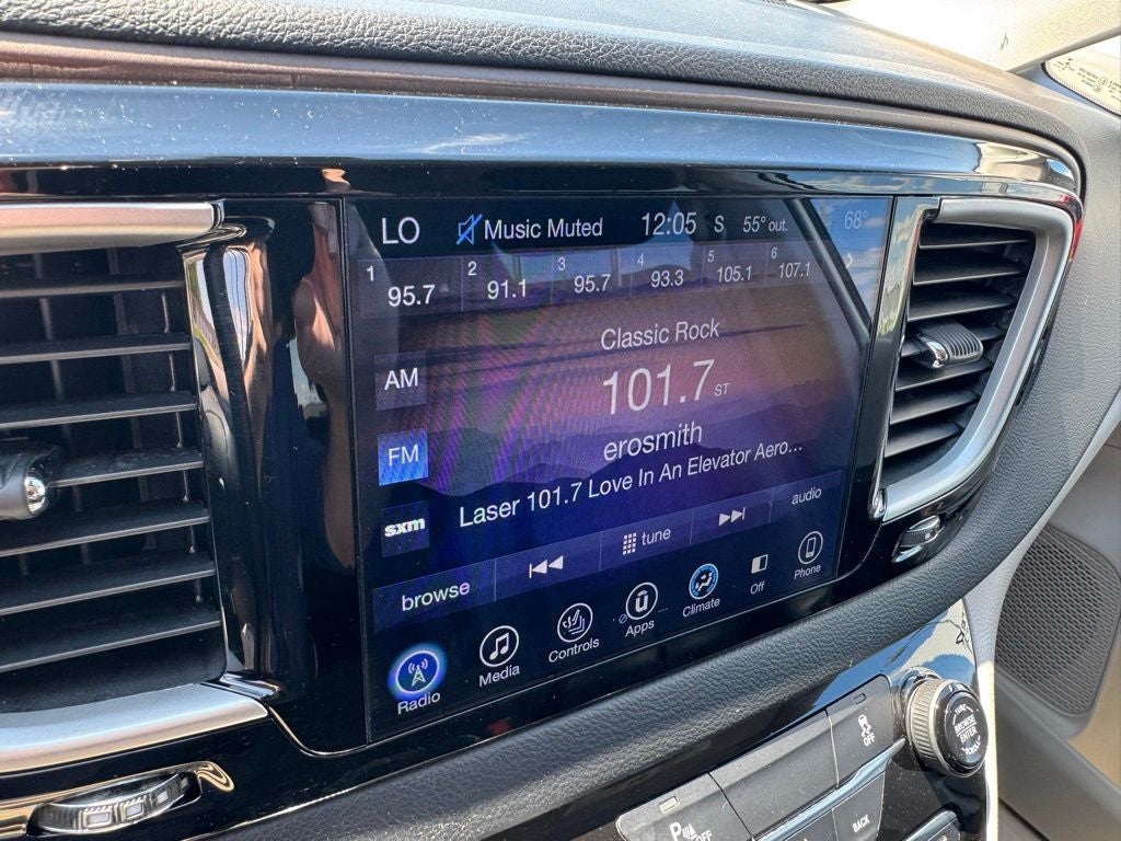 2017 Chrysler Pacifica Touring L
