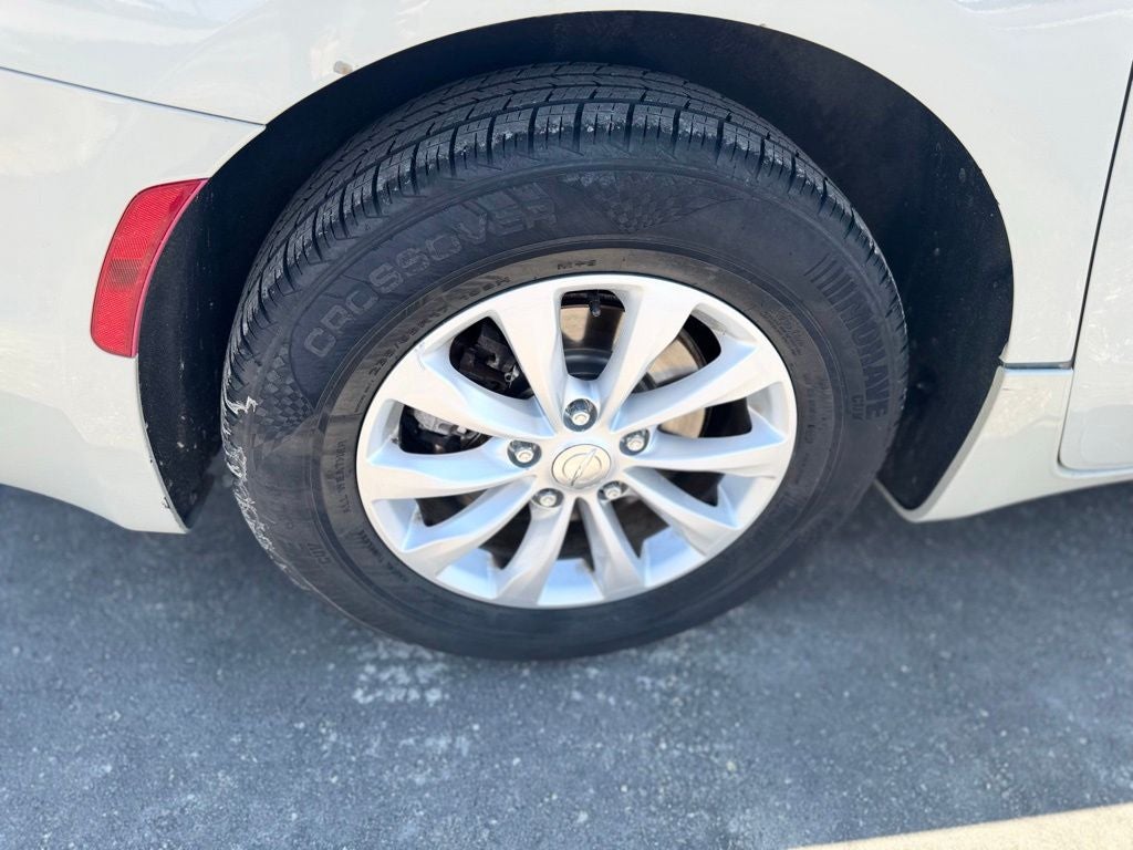 2017 Chrysler Pacifica Touring L