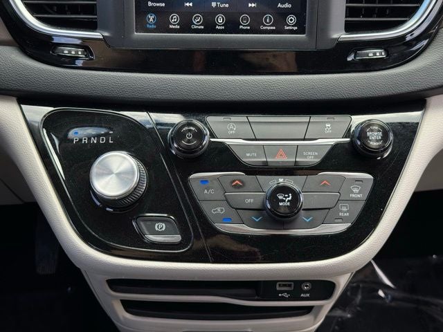 2020 Chrysler Voyager LXI