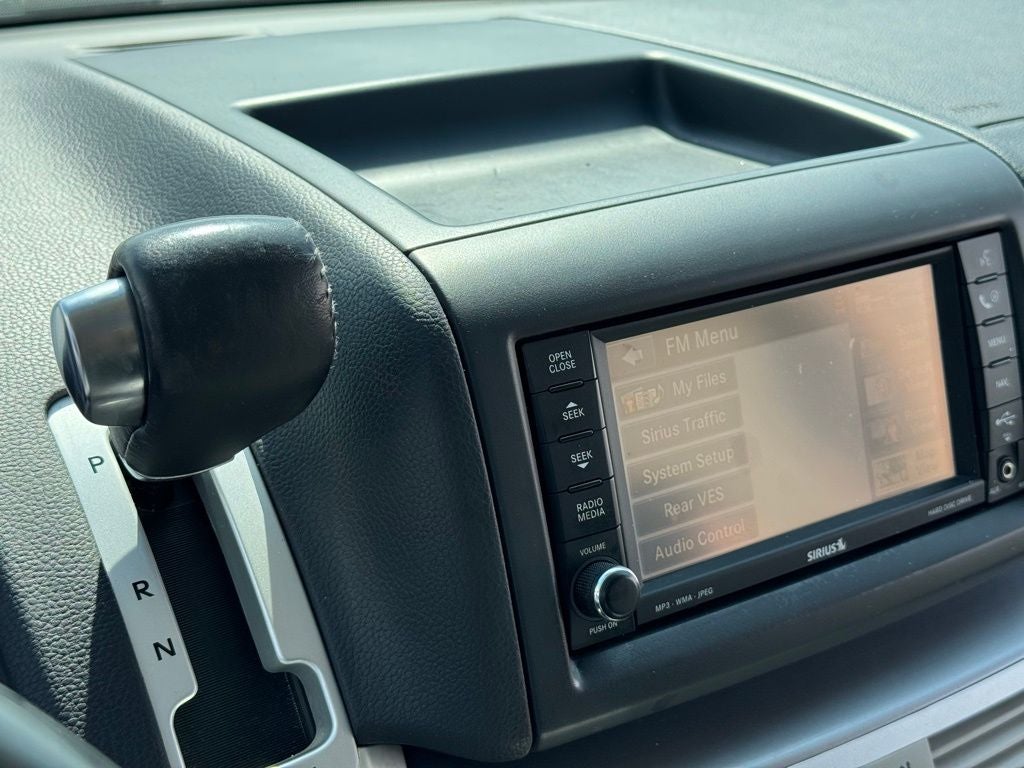 2010 Volkswagen Routan SEL