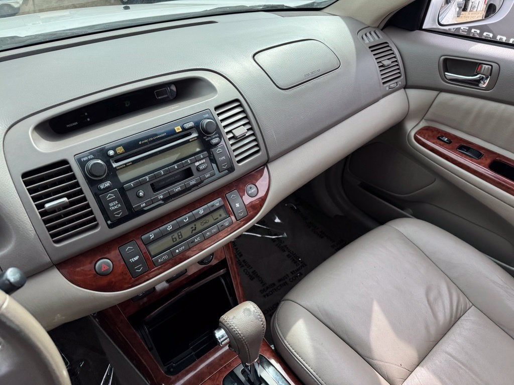 2005 Toyota Camry LE
