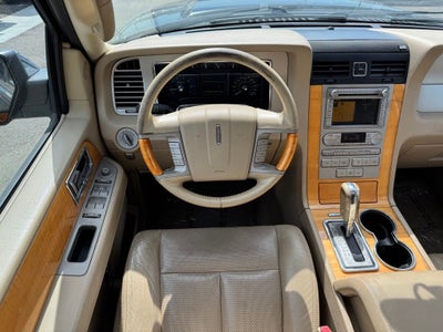 2010 Lincoln Navigator L Base