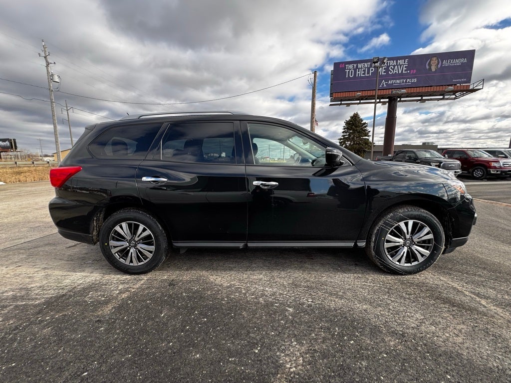 2018 Nissan Pathfinder SV