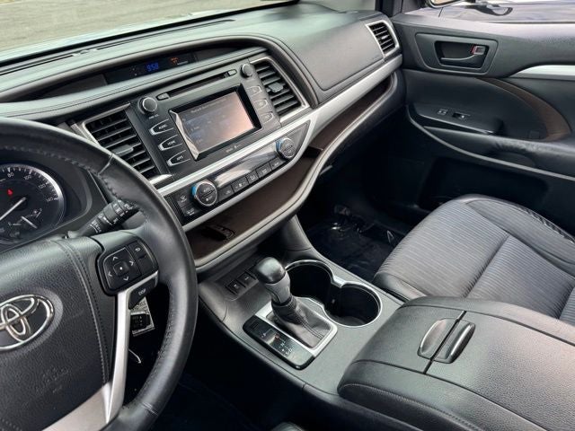 2014 Toyota Highlander LE Plus V6