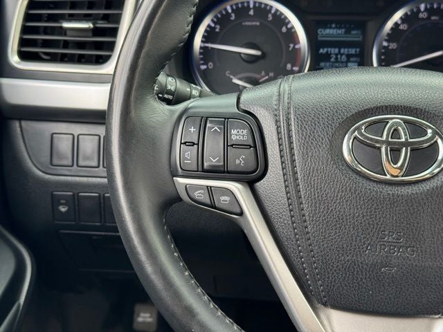 2014 Toyota Highlander LE Plus V6