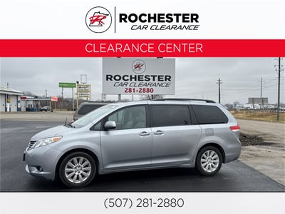2013 Toyota Sienna XLE 7 Passenger