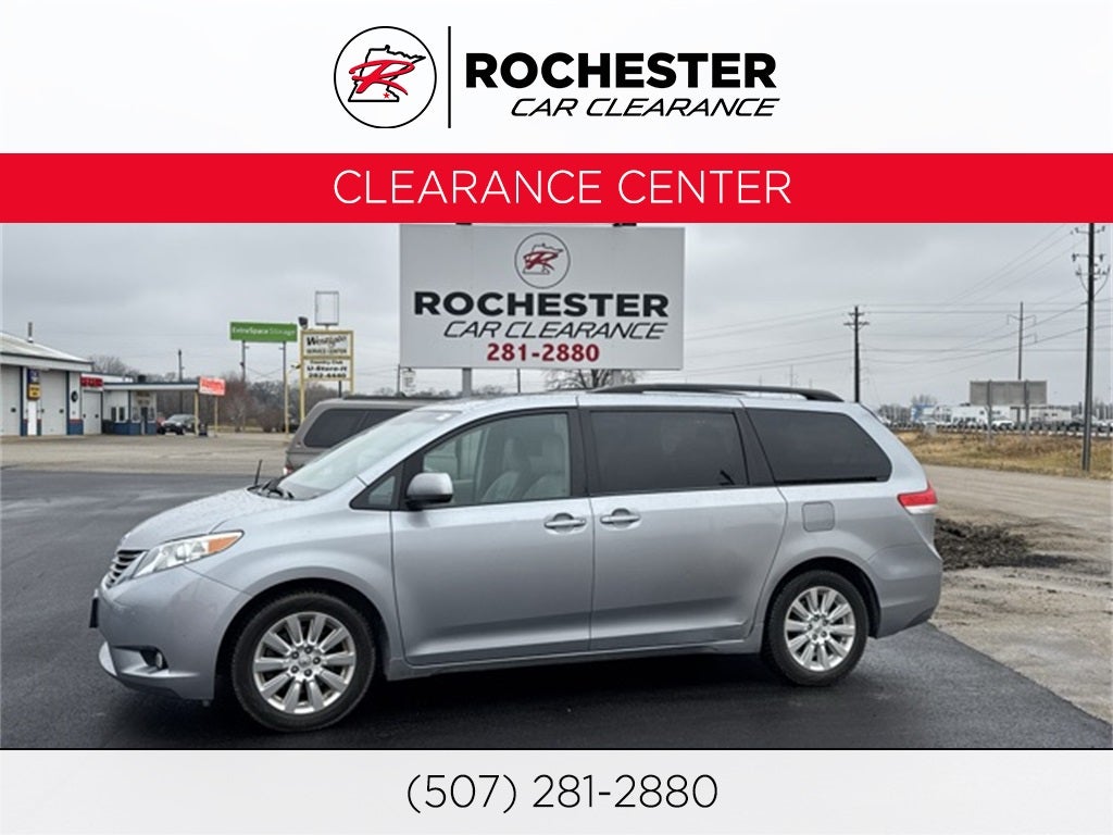 2013 Toyota Sienna XLE 7 Passenger