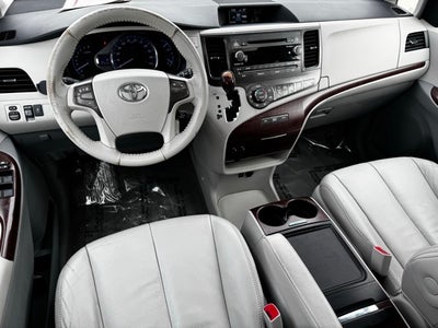 2013 Toyota Sienna XLE 7 Passenger