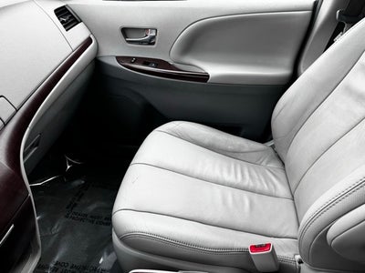 2013 Toyota Sienna XLE 7 Passenger