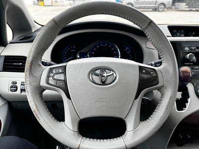 2013 Toyota Sienna XLE 7 Passenger
