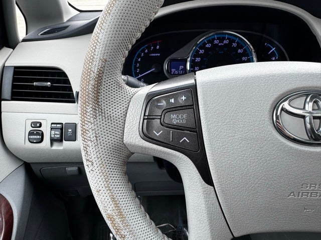 2013 Toyota Sienna XLE 7 Passenger