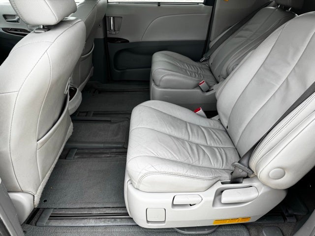2013 Toyota Sienna XLE 7 Passenger
