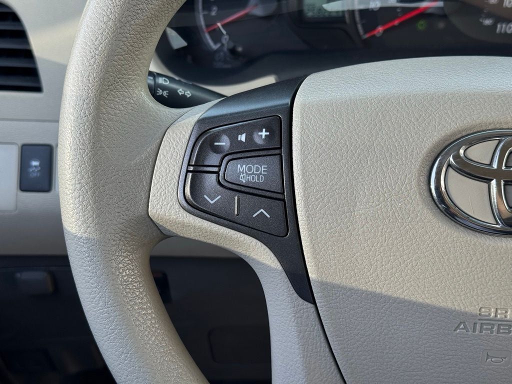 2012 Toyota Sienna LE 7 Passenger