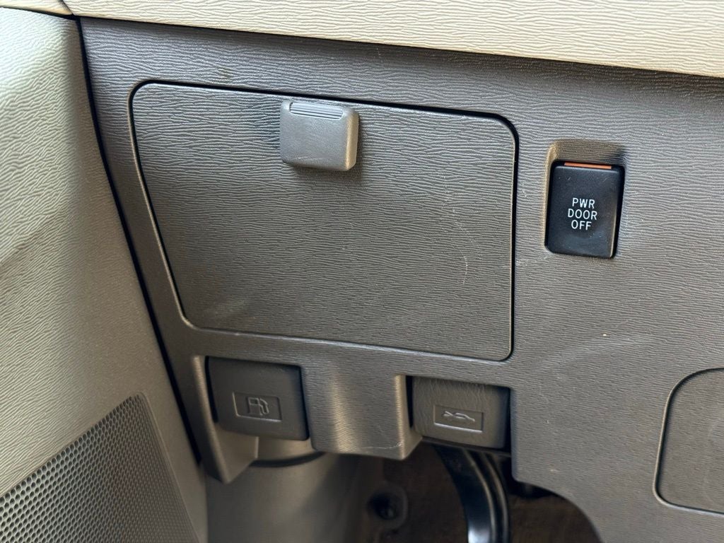 2012 Toyota Sienna LE 7 Passenger