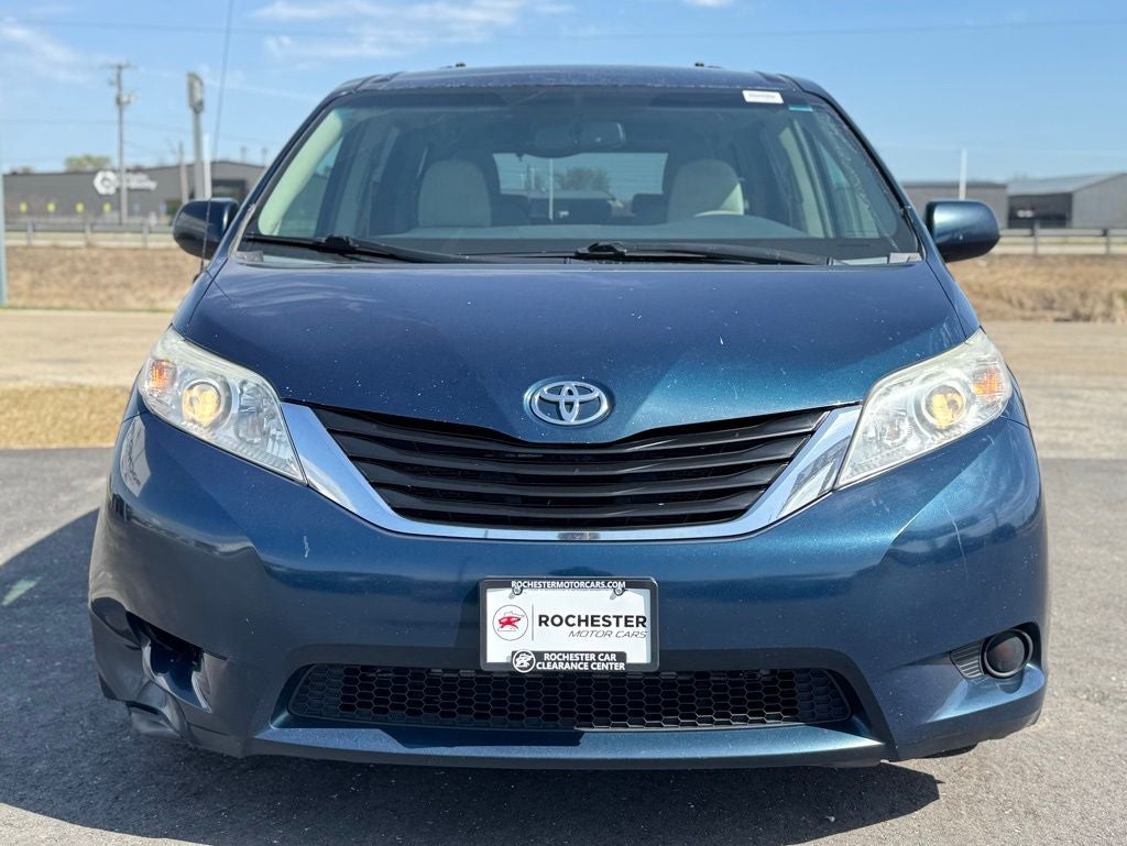 2012 Toyota Sienna LE 7 Passenger