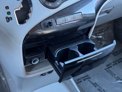 2013 Toyota Sienna LE 8 Passenger