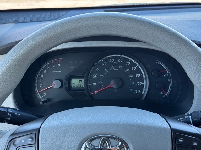 2013 Toyota Sienna LE 8 Passenger