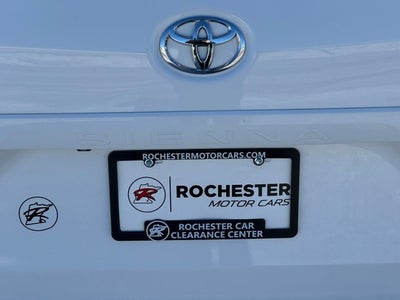 2013 Toyota Sienna LE 8 Passenger