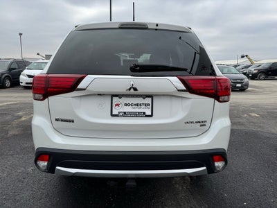 2016 Mitsubishi Outlander ES